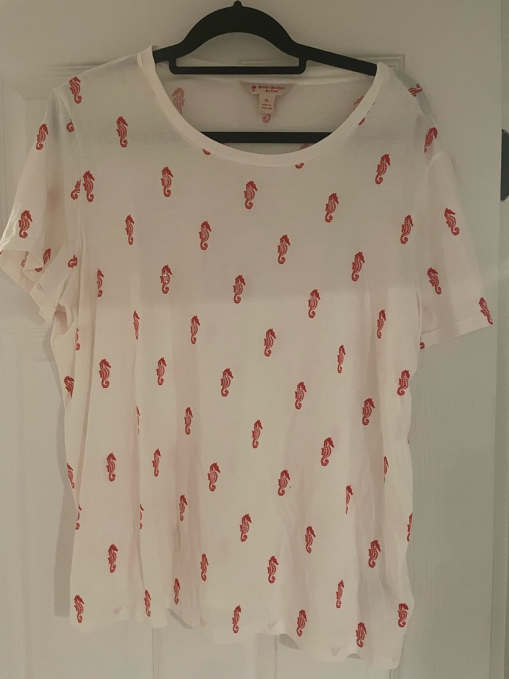 Brooks Brothers White Short-Sleeve Tee with Red Seahorse Print